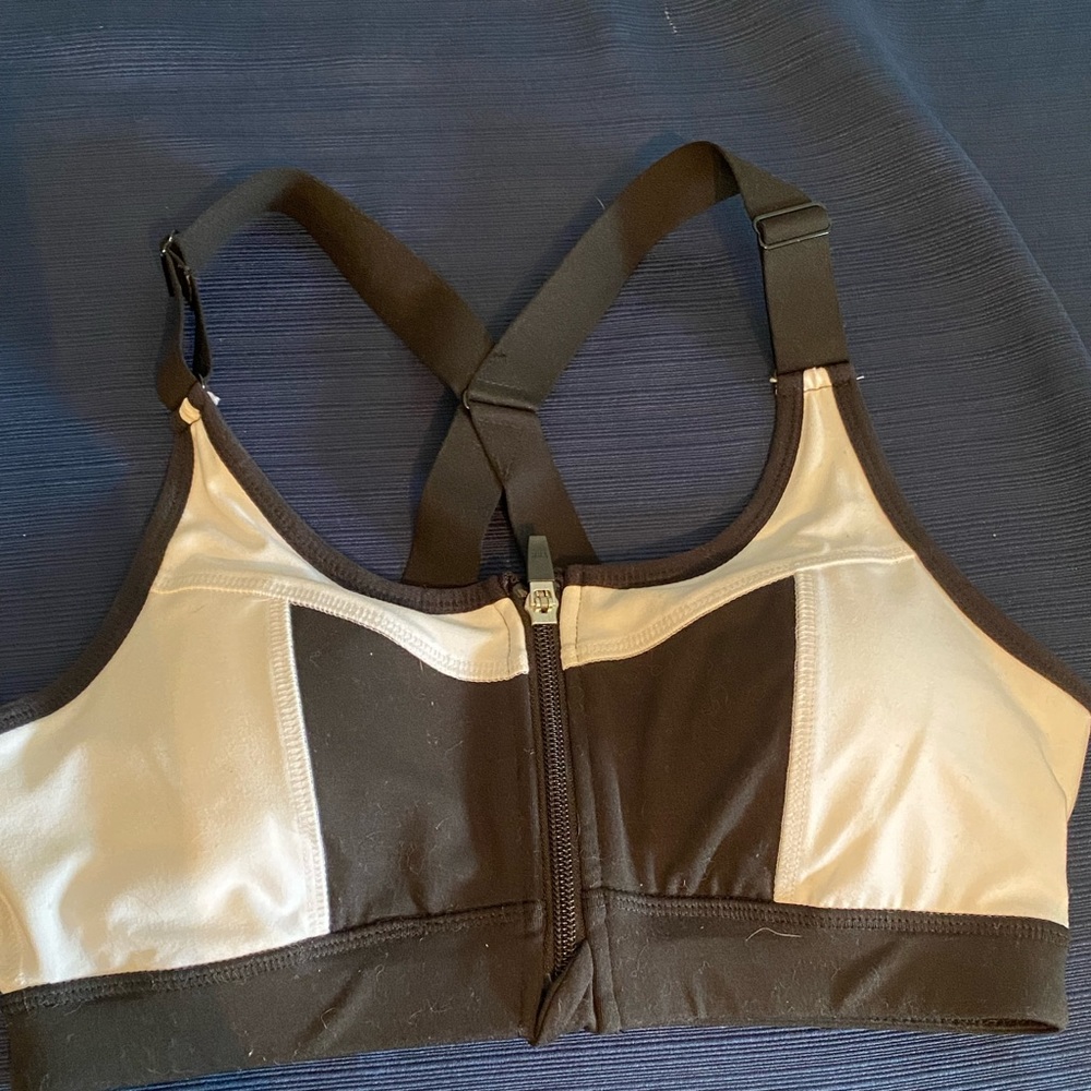 Womens sports bra size small